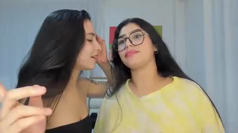 Snapshot of rous_and_sweet chatting on 10.04.25 Rous and Sweet online show from 10.04.25