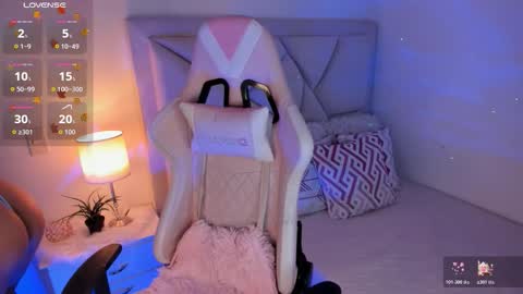 Snapshot of rouse_benett27 chatting on 10.28.25 online show from 10.28.25