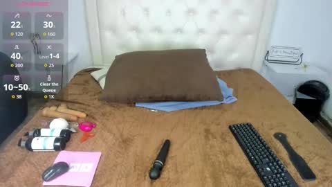 Snapshot of rouse_sexy_hotxx77 chatting on 10.19.25 rouse_sexy_hotxx77 online show from 10.19.25