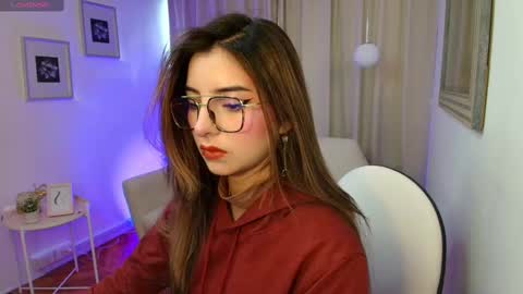 Snapshot of rousee_v chatting on 10.02.25 Rousee online show from 10.02.25