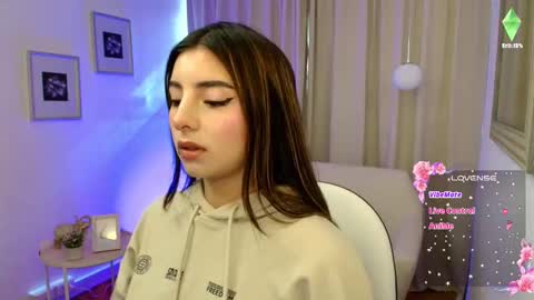 Snapshot of rousee_v chatting on 10.07.25 Rousee online show from 10.07.25