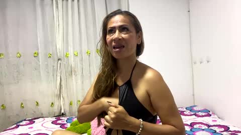 Snapshot of rousemilf4u chatting on 02.26.25 rouse online show from 02.26.25