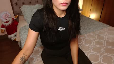 Rouss marie henao  online show from 01.05.25