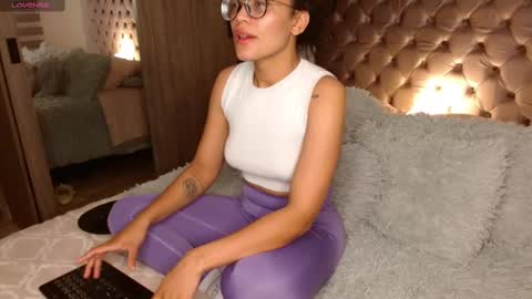 Rouss marie henao  online show from 03.04.25