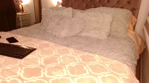 Rouss marie henao  online show from 10.07.25