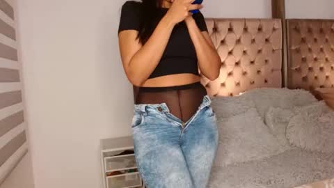 Rouss marie henao  online show from 10.13.25