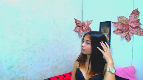 rousse_violet online show from 02.03.25