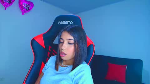 rousse_violet online show from 10.17.25