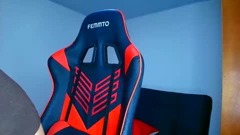 rousse_violet online show from 11.04.25