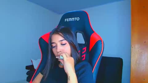 rousse_violet online show from 12.01.25