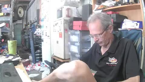 Snapshot of rover_ chatting on 10.05.25 rover_ online show from 10.05.25