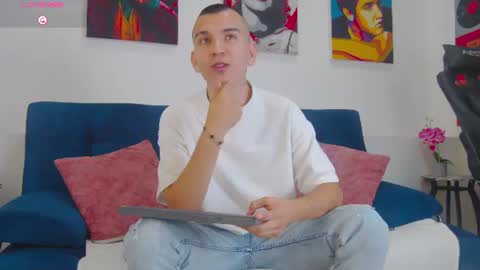 Snapshot of rowancley chatting on 06.19.26 Rowan online show from 06.19.26
