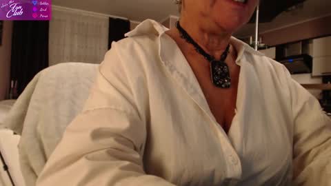 Snapshot of roxana_brooks chatting on 12.06.24 Roxana online show from 12.06.24