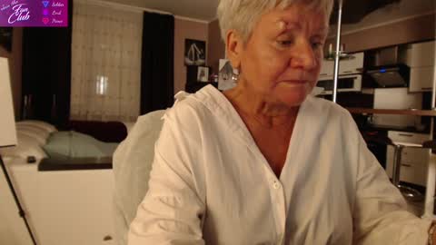 Snapshot of roxana_brooks chatting on 12.14.24 Roxana online show from 12.14.24