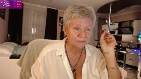 Snapshot of roxana_brooks chatting on 12.28.24 Roxana online show from 12.28.24