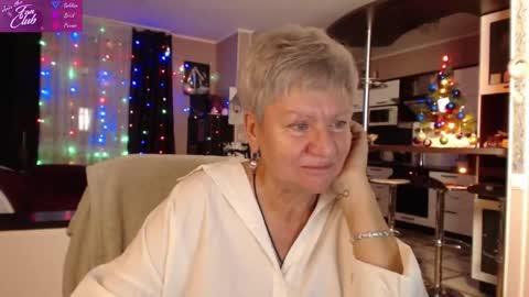 Snapshot of roxana_brooks chatting on 01.02.25 Roxana online show from 01.02.25