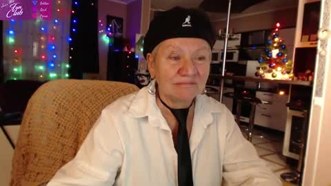 Snapshot of roxana_brooks chatting on 01.06.25 Roxana online show from 01.06.25