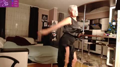 Snapshot of roxana_brooks chatting on 01.13.25 Roxana online show from 01.13.25