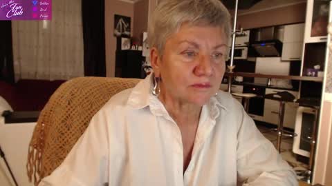 Snapshot of roxana_brooks chatting on 01.14.25 Roxana online show from 01.14.25