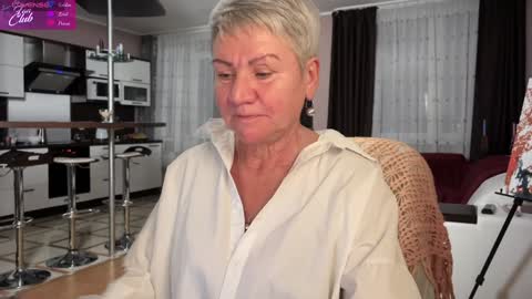 Snapshot of roxana_brooks chatting on 01.21.25 Roxana online show from 01.21.25