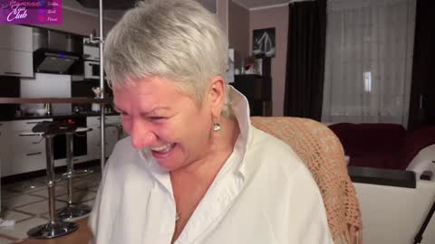 Snapshot of roxana_brooks chatting on 01.21.25 Roxana online show from 01.21.25