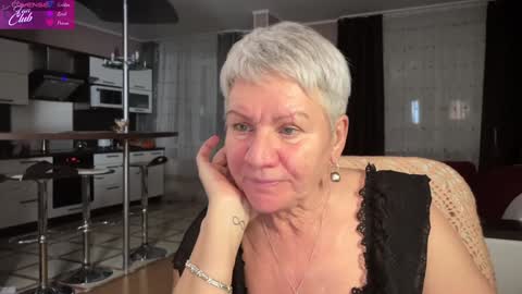 Snapshot of roxana_brooks chatting on 01.22.25 Roxana online show from 01.22.25