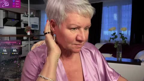 Snapshot of roxana_brooks chatting on 01.26.25 Roxana online show from 01.26.25