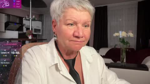 Snapshot of roxana_brooks chatting on 01.29.25 Roxana online show from 01.29.25