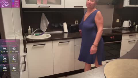 Snapshot of roxana_brooks chatting on 02.06.25 Roxana online show from 02.06.25