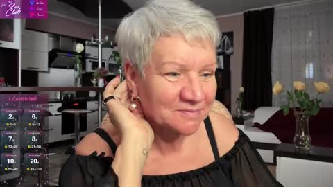 Snapshot of roxana_brooks chatting on 02.11.25 Roxana online show from 02.11.25