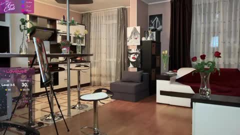 Snapshot of roxana_brooks chatting on 02.14.25 Roxana online show from 02.14.25