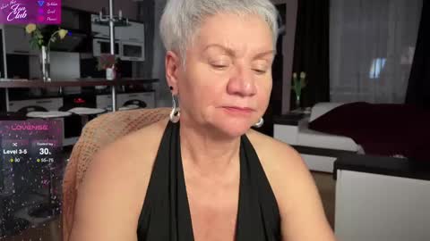 Snapshot of roxana_brooks chatting on 02.16.25 Roxana online show from 02.16.25