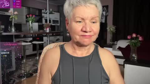 Snapshot of roxana_brooks chatting on 02.25.25 Roxana online show from 02.25.25