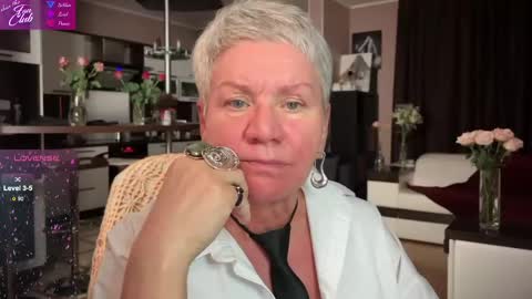 Snapshot of roxana_brooks chatting on 02.26.25 Roxana online show from 02.26.25