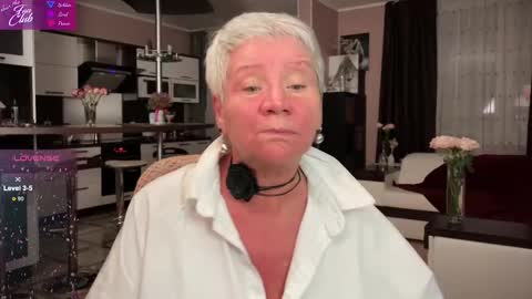 Snapshot of roxana_brooks chatting on 03.06.25 Roxana online show from 03.06.25