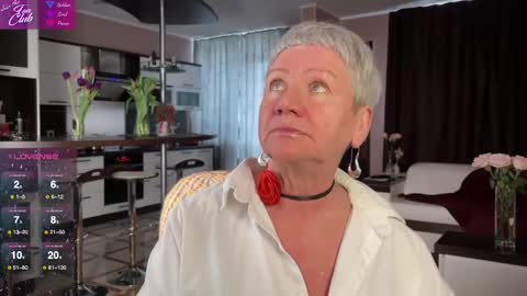 Snapshot of roxana_brooks chatting on 03.08.25 Roxana online show from 03.08.25