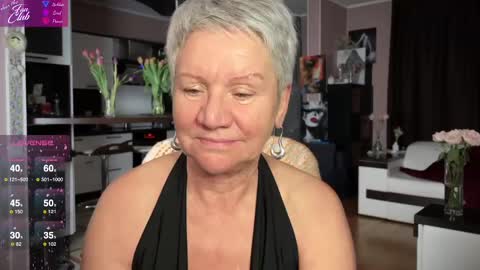 Snapshot of roxana_brooks chatting on 03.10.25 Roxana online show from 03.10.25