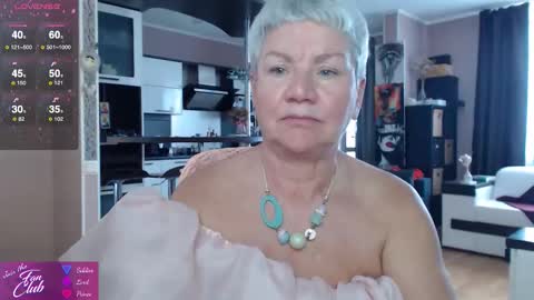 Snapshot of roxana_brooks chatting on 09.22.25 Roxana online show from 09.22.25