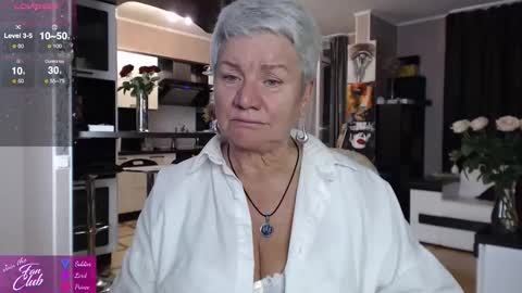 Snapshot of roxana_brooks chatting on 09.28.25 Roxana online show from 09.28.25