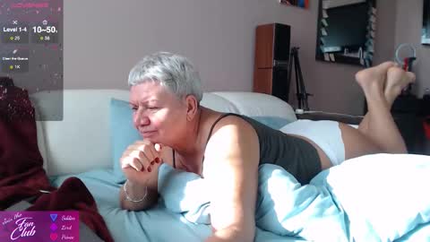 Snapshot of roxana_brooks chatting on 10.09.25 Roxana online show from 10.09.25