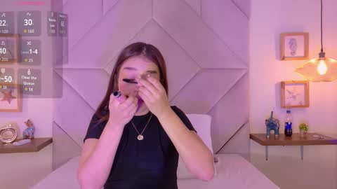 Snapshot of roxana_mill chatting on 11.07.25 Roxana online show from 11.07.25