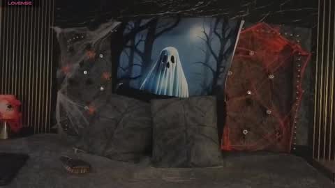 Snapshot of roxana_scottt chatting on 10.31.25 roxana_scottt online show from 10.31.25