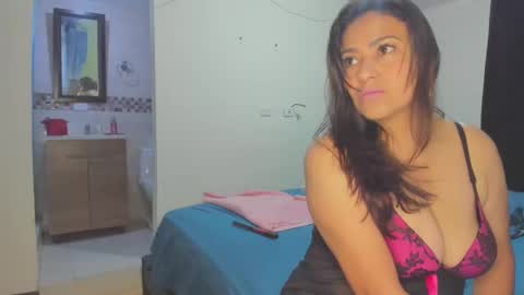 Snapshot of roxanasexy2025 chatting on 03.04.25 roxanasexy2025 online show from 03.04.25