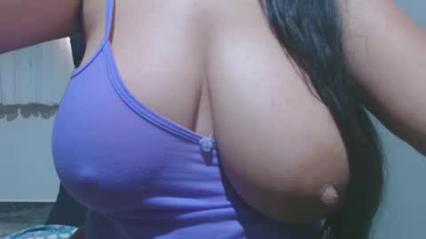 Snapshot of roxanbahottt chatting on 06.03.26 roxxy online show from 06.03.26