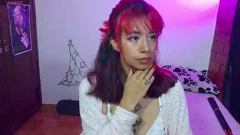 Snapshot of roxanbunny chatting on 10.20.25 roxxy online show from 10.20.25