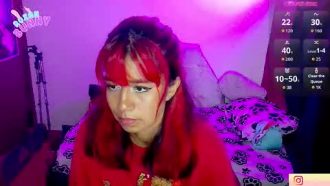 Snapshot of roxanbunny chatting on 11.04.25 roxxy online show from 11.04.25