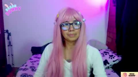 Snapshot of roxanbunny chatting on 11.05.25 roxxy online show from 11.05.25