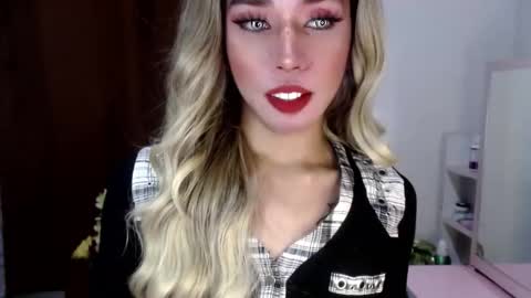 roxane_holmes online show from 01.16.25