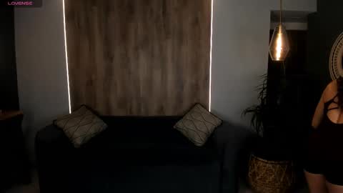 Snapshot of roxannehill_ chatting on 10.14.25 Roxanne Hill online show from 10.14.25