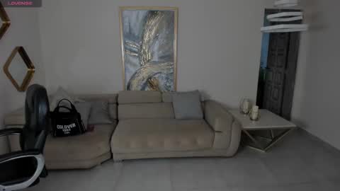 Roxanne Hill  online show from 11.20.25